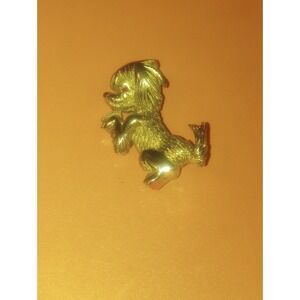 Lee Co Poodle Begging Gold Tone Brooch 1 1/4 Inch Vintage Red Eye Gemstone